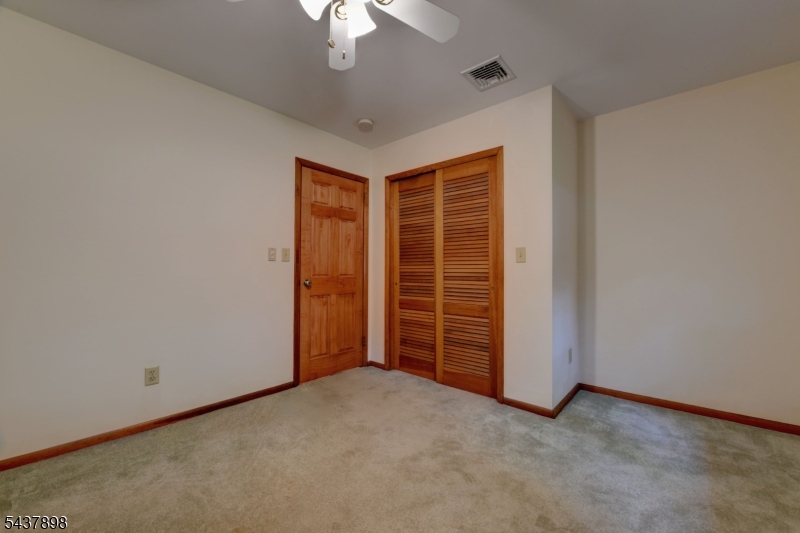 34 Knoll Road Wayne, NJ 07470 - Photo 31 of 50