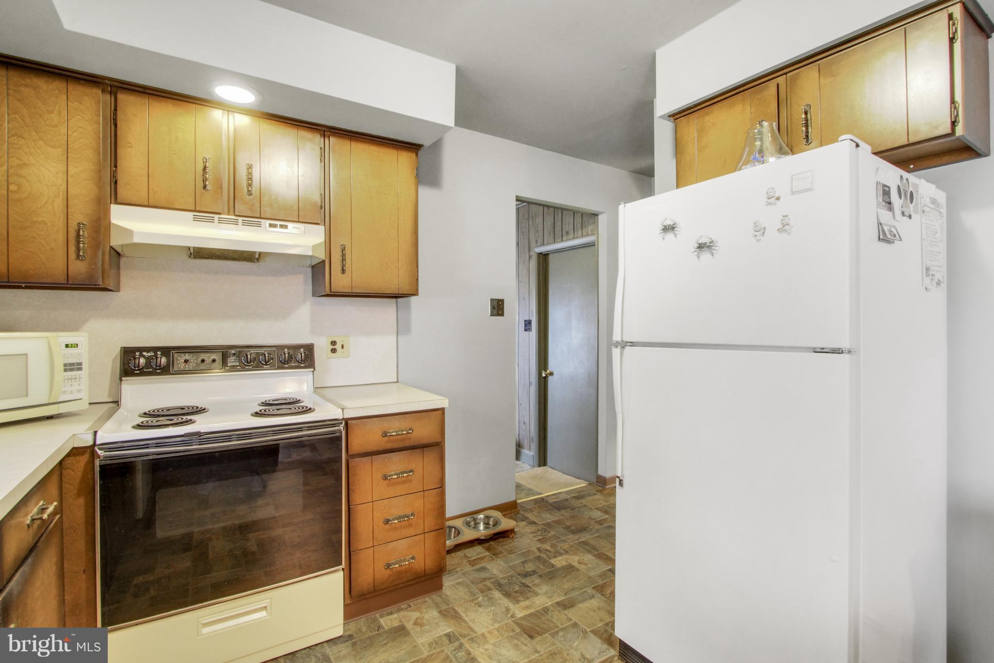 1035 Witmer Road York, PA 17406 - Photo 8 of 25 Gallery Image 8