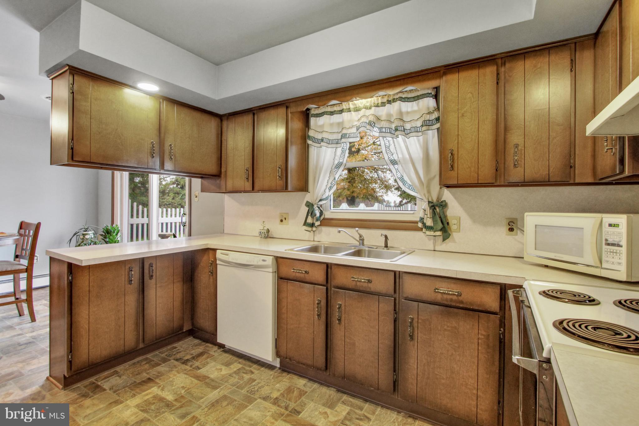 1035 Witmer Road York, PA 17406 - Photo 9 of 25 Gallery Image 9