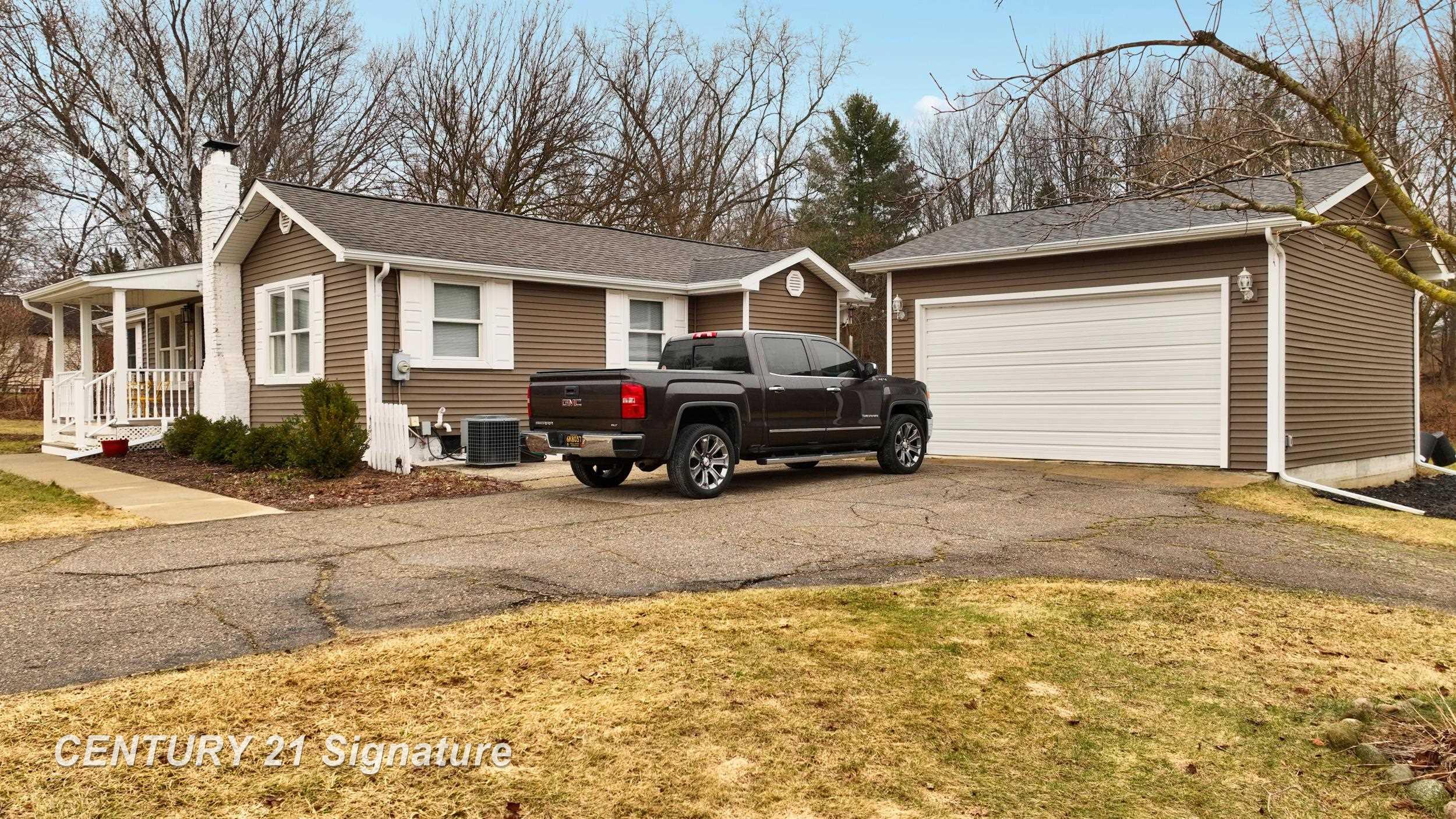 9085 Coldwater Road Flushing, MI 48433 - Photo 4 of 30