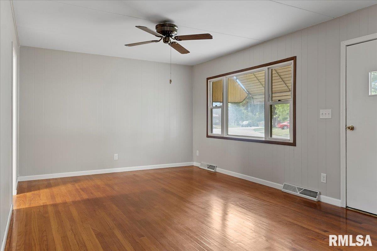 3600 Lancaster Road Springfield, IL 62703 - Photo 5 of 32