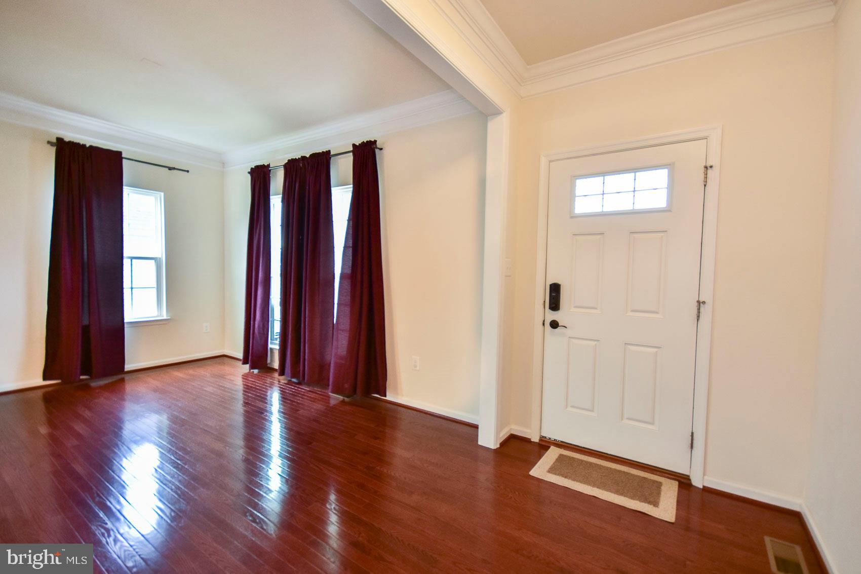 278 Mountain Laurel Boulevard Ranson, WV 25438 - Photo 9 of 65 Living Room