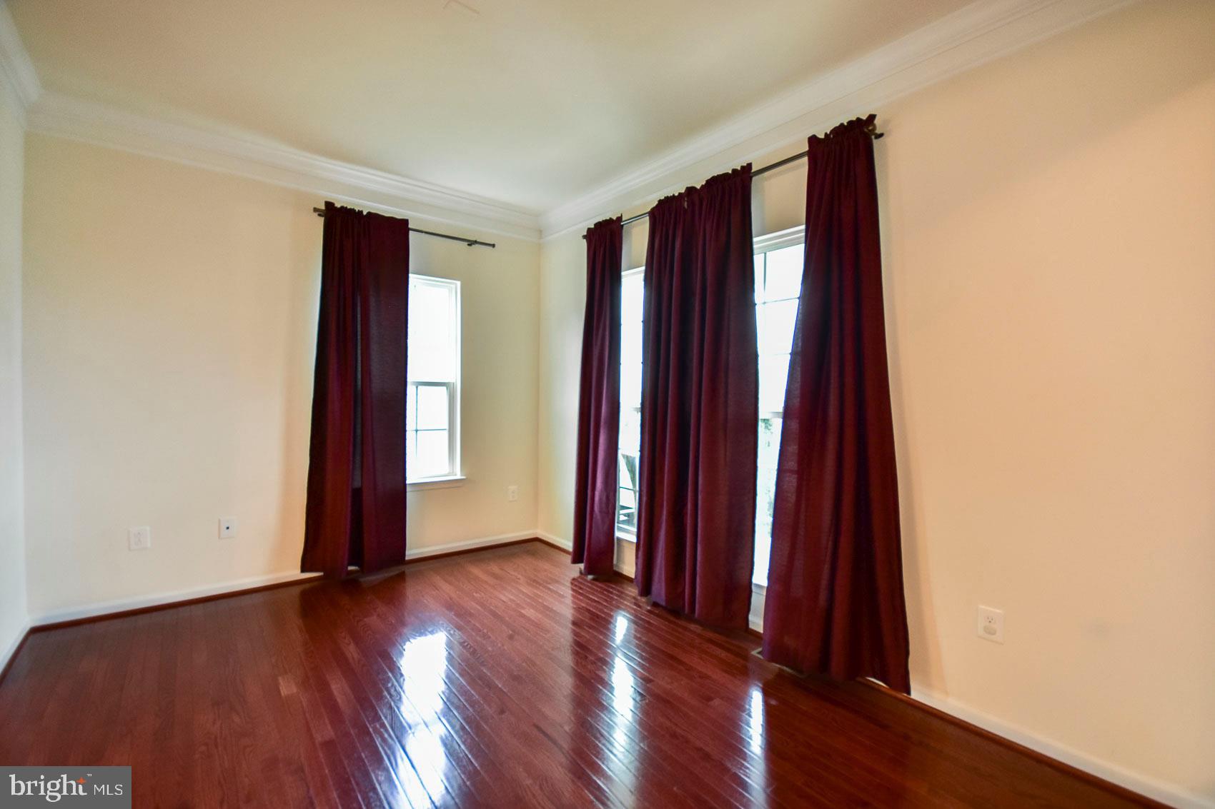 278 Mountain Laurel Boulevard Ranson, WV 25438 - Photo 10 of 65 Living Room