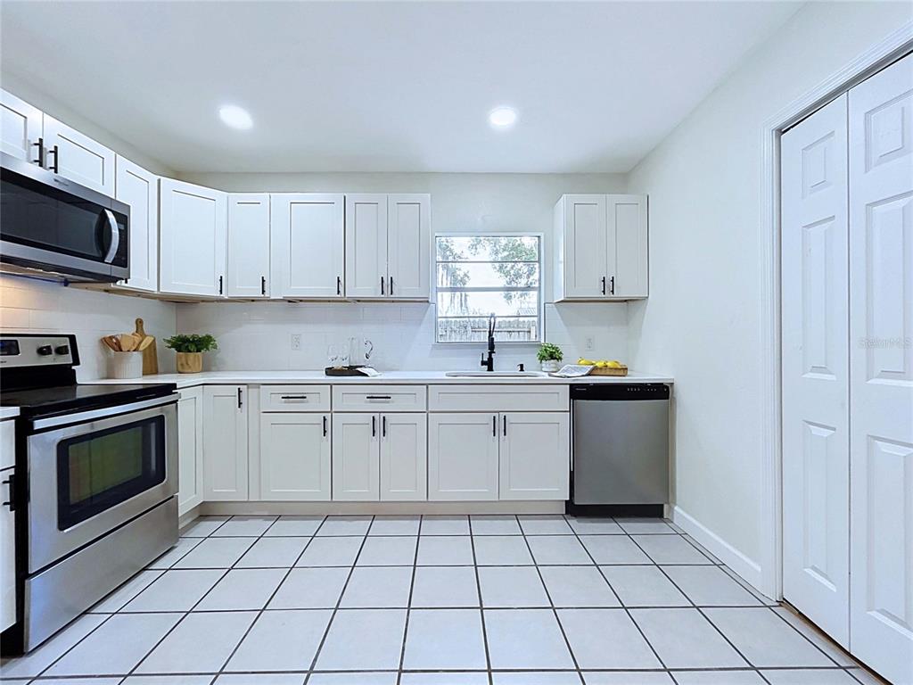 11008 Browning Road Lithia, FL 33547 - Photo 27 of 88