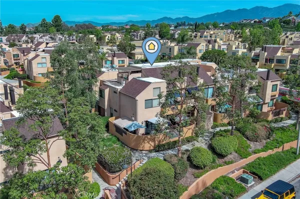 $630,000 | 25671 Le Parc, Unit 8, Lake Forest, CA 92630