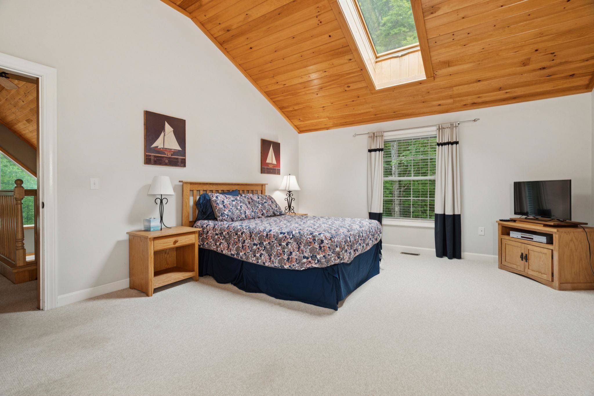 354 Cherry Valley Road Gilford, NH 03249 - Photo 19 of 47