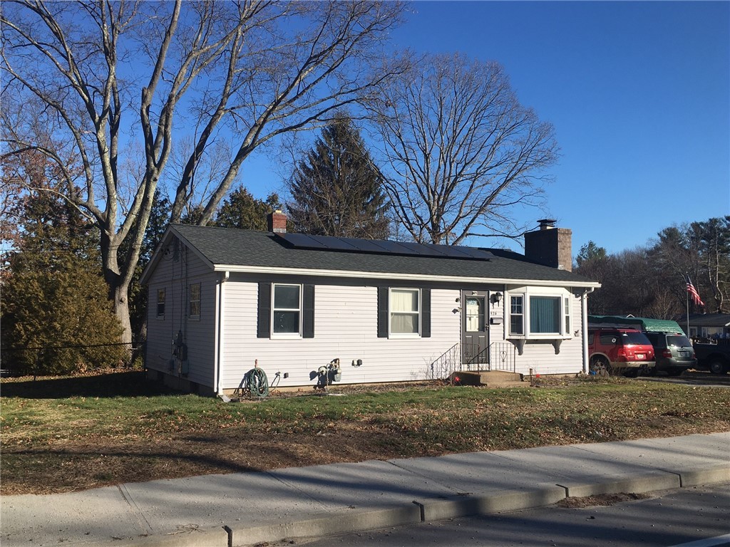 326 Arnold Road Coventry, RI 02816 - Photo 3 of 9