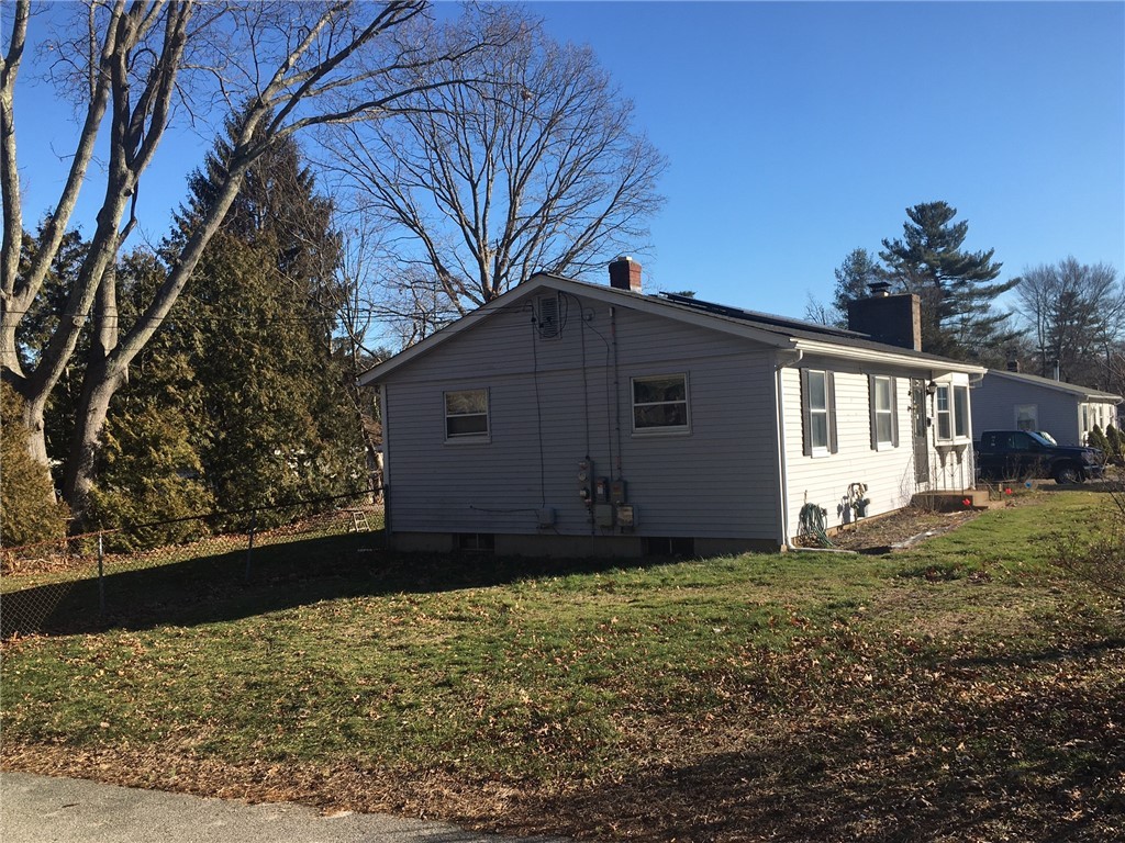 326 Arnold Road Coventry, RI 02816 - Photo 4 of 9