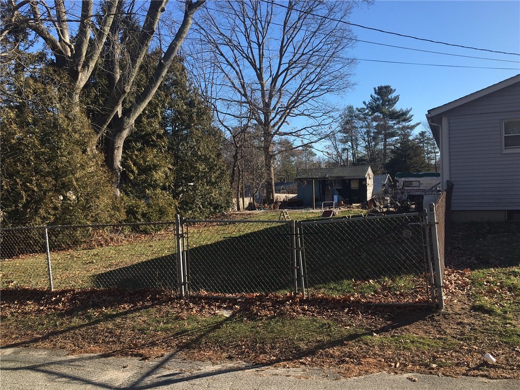 326 Arnold Road Coventry, RI 02816 - Photo 5 of 9