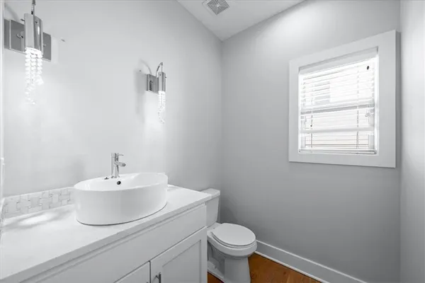 $899,000 | 1744 Northeast Woodland Shores Lane, Lee's Summit, MO 64086