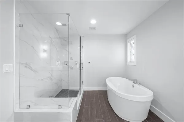 $899,000 | 1744 Northeast Woodland Shores Lane, Lee's Summit, MO 64086