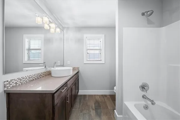 $899,000 | 1744 Northeast Woodland Shores Lane, Lee's Summit, MO 64086