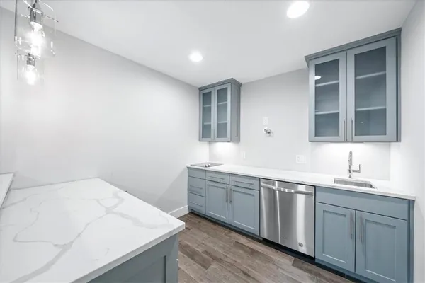 $899,000 | 1744 Northeast Woodland Shores Lane, Lee's Summit, MO 64086
