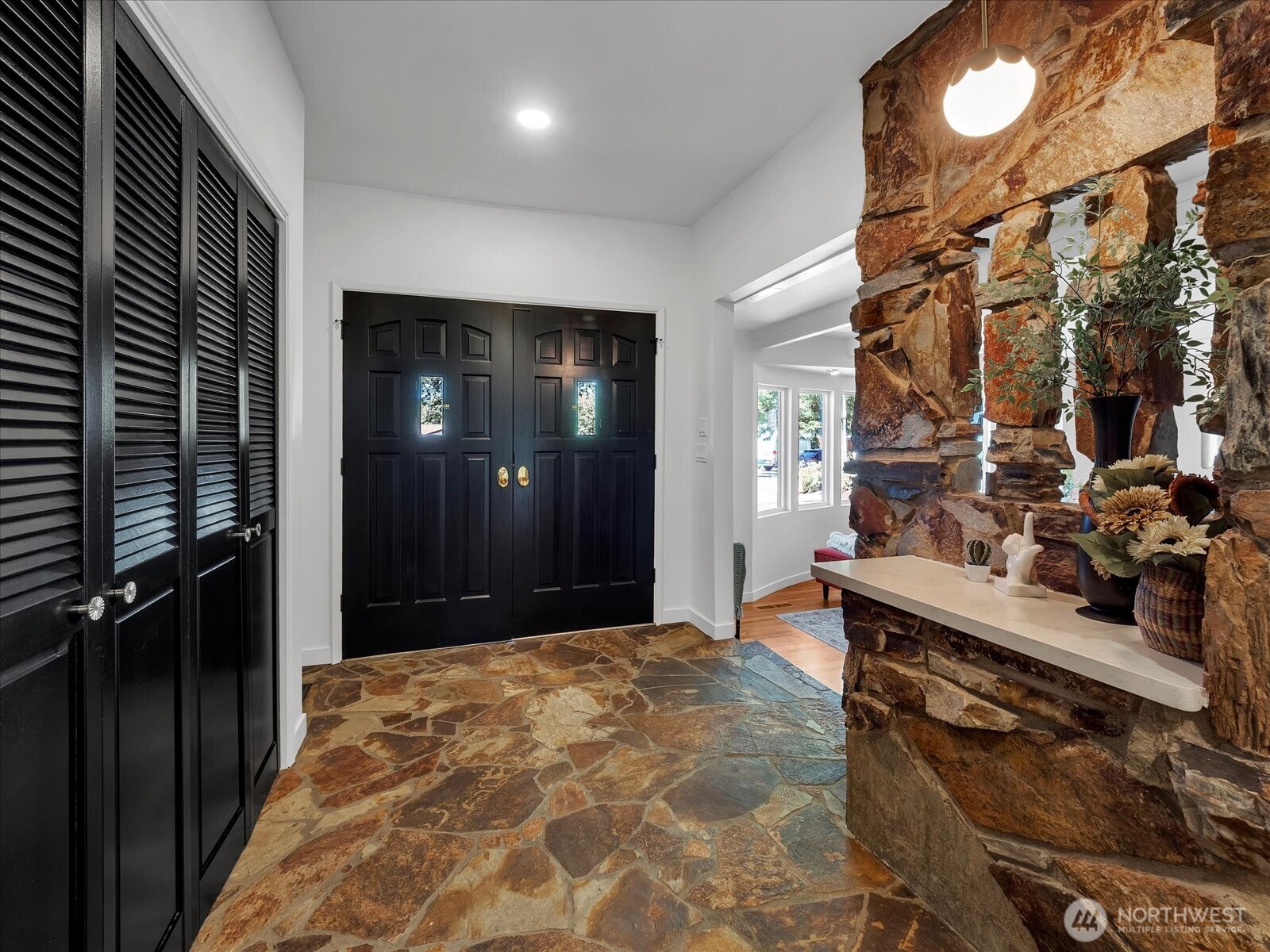 9616 242nd Place Southwest Edmonds, WA 98020 - Photo 3 of 40