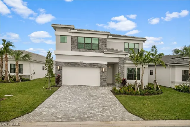 a front view of house with yard