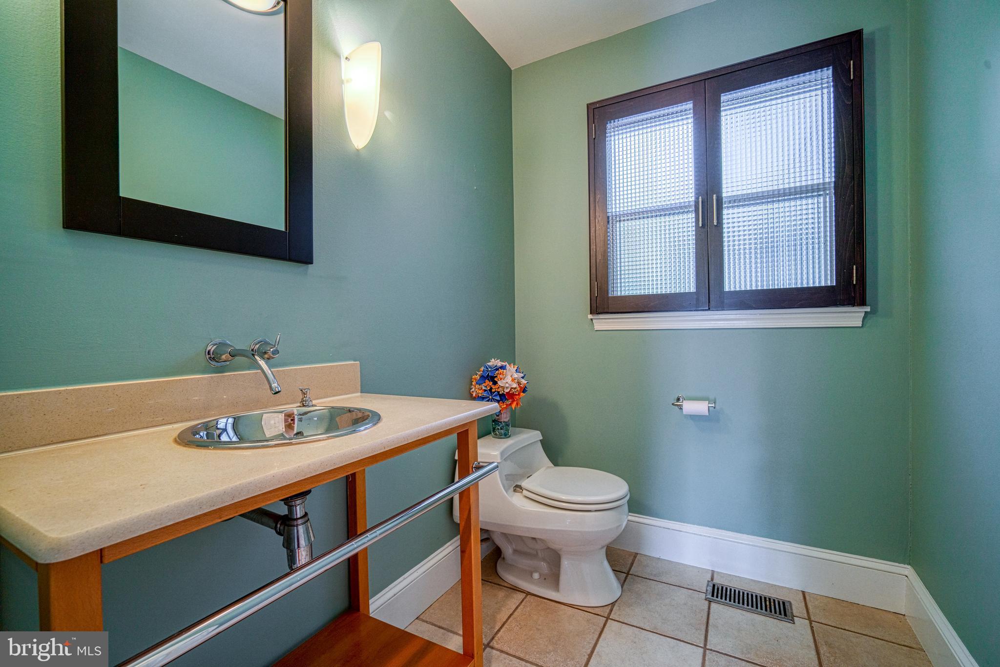 7915 Radcliffe Road Chestertown, MD 21620 - Photo 13 of 36 First Floor Powder Room
