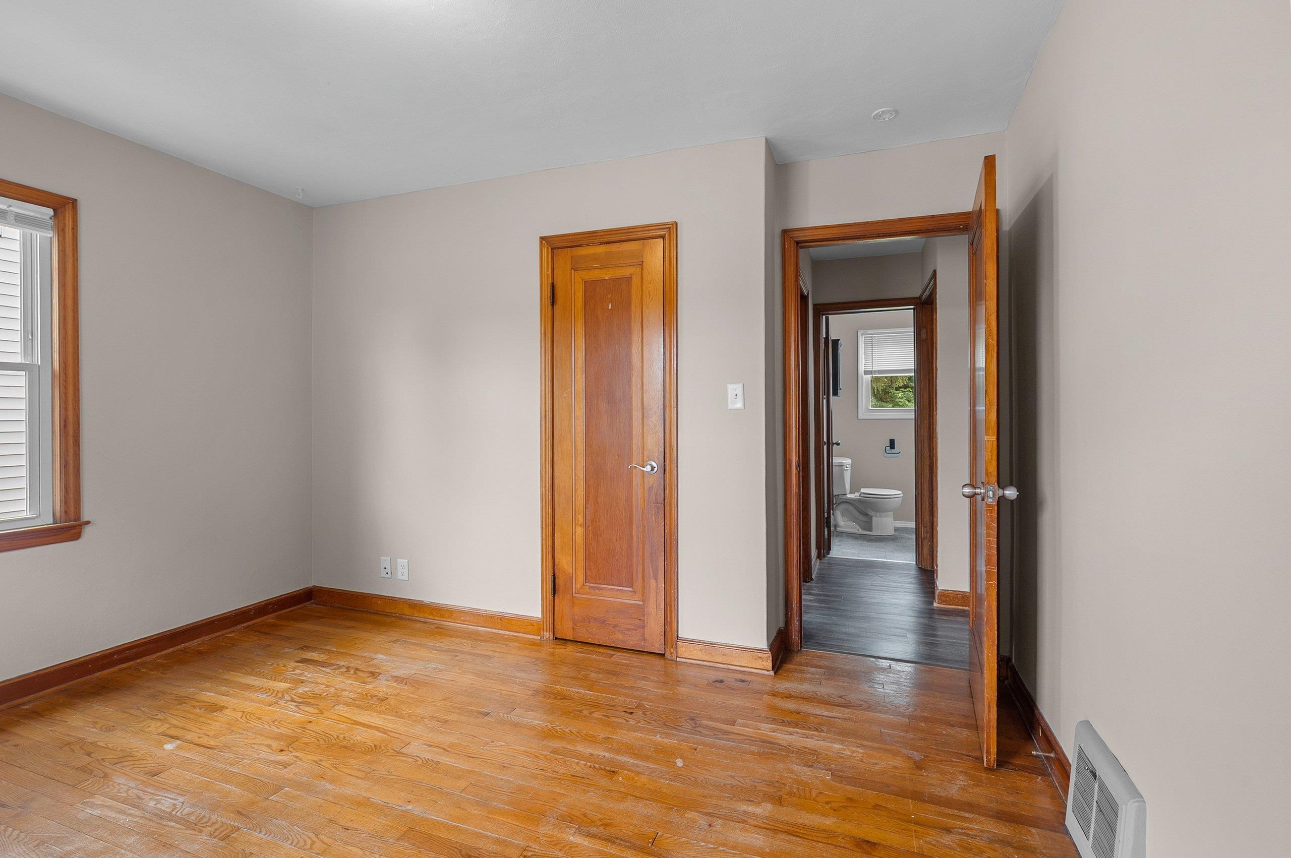 2214 North Division Street Appleton, WI 54911 - Photo 19 of 51