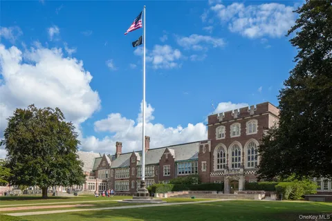 $849,000 | 7 Lake Avenue, Unit 7, Bronxville, NY 10708