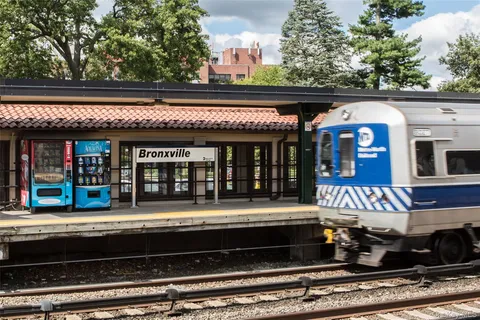 $849,000 | 7 Lake Avenue, Unit 7, Bronxville, NY 10708