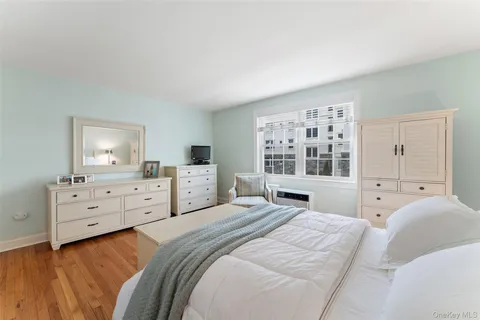 $849,000 | 7 Lake Avenue, Unit 7, Bronxville, NY 10708