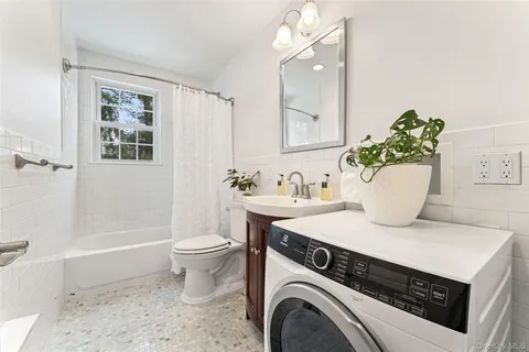 $849,000 | 7 Lake Avenue, Unit 7, Bronxville, NY 10708