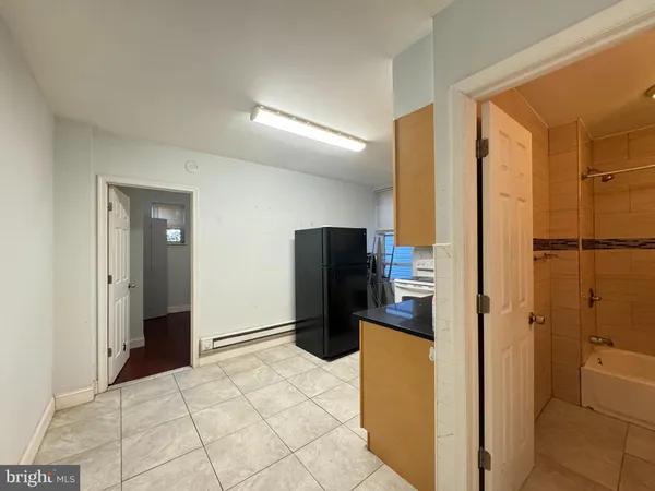$900 | 3739 Lancaster Avenue, Unit 2R, Philadelphia, PA 19104