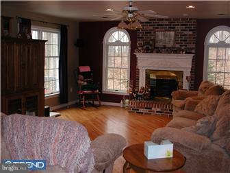 2235 Hopewell Road Nottingham, PA 19362 - Photo 2 of 12 Family Room