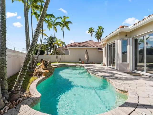 $880,000 | 14683 Cascada Boulevard, Miami, FL 33186