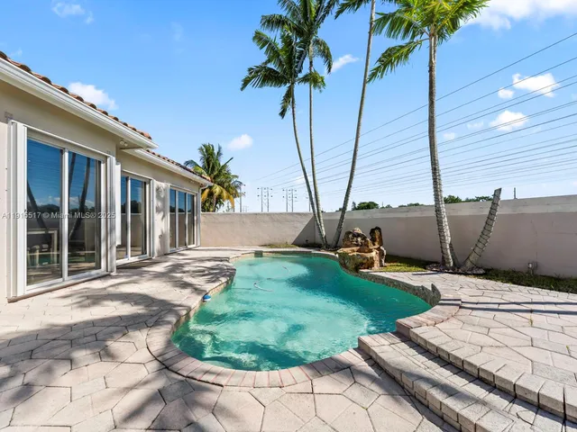 $880,000 | 14683 Cascada Boulevard, Miami, FL 33186