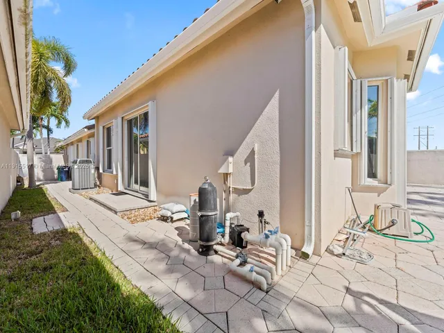 $880,000 | 14683 Cascada Boulevard, Miami, FL 33186