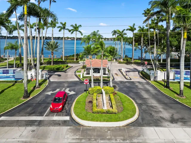 $880,000 | 14683 Cascada Boulevard, Miami, FL 33186