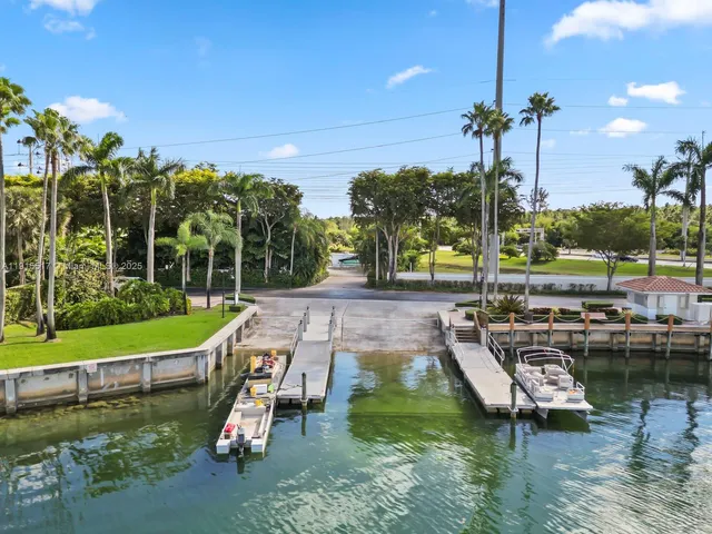 $880,000 | 14683 Cascada Boulevard, Miami, FL 33186