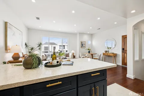 $1,098,000 | 2010 30th Avenue, San Francisco, CA 94116