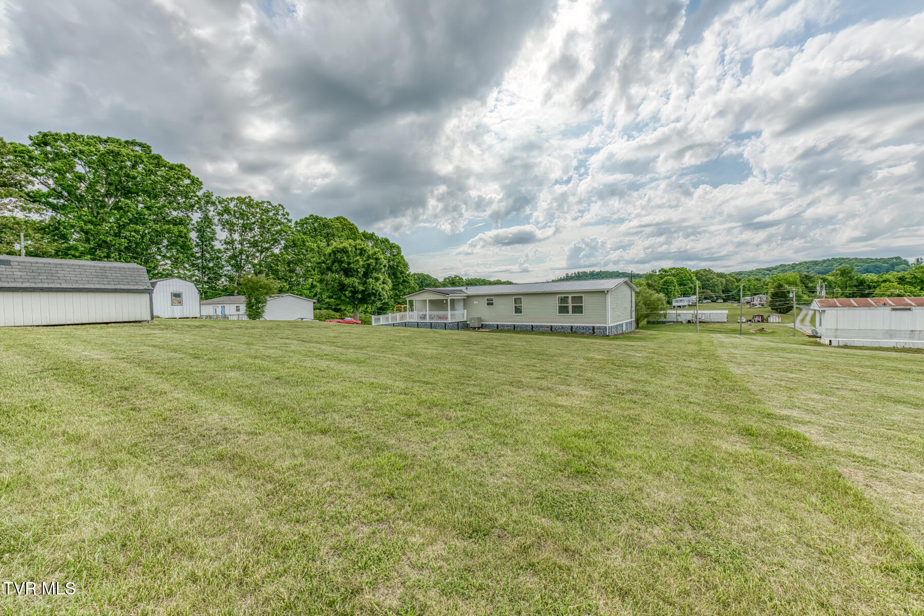 2069 Devault Bridge Road Piney Flats, TN 37686 - Photo 30 of 36 2069 Devault Bridge Rd-30