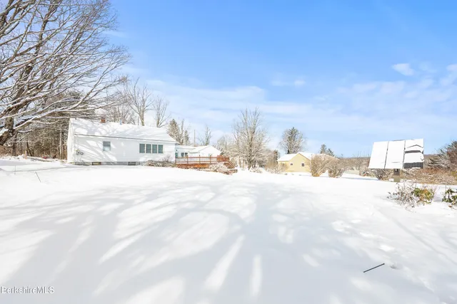 a view of a city view with tall buildings