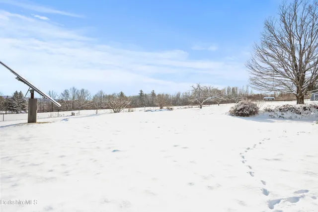 $289,900 | 139 Longview Avenue, Hinsdale, MA 01235