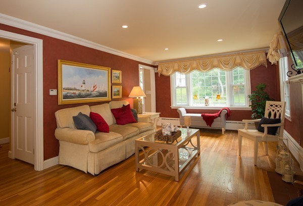 3 Tapley Road Lynnfield, MA 01940 - Photo 5 of 28 Gallery Image 5
