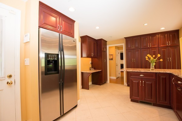 3 Tapley Road Lynnfield, MA 01940 - Photo 8 of 28 Gallery Image 8