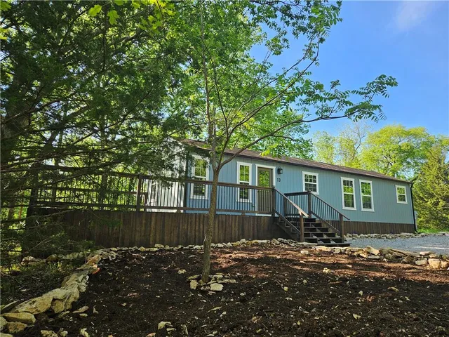 $180,000 | 13 South Lakeside Circle, Linn Valley, KS 66040