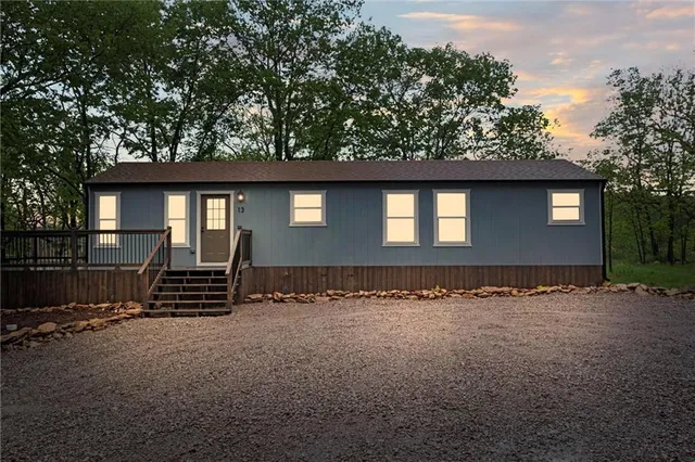 $180,000 | 13 South Lakeside Circle, Linn Valley, KS 66040