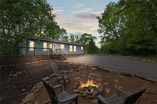 $180,000 | 13 South Lakeside Circle, Linn Valley, KS 66040