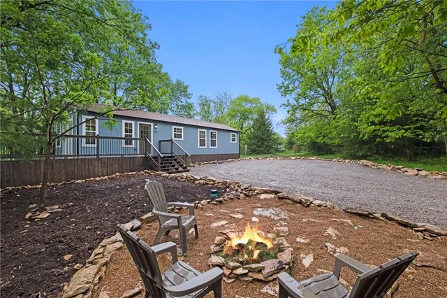 $180,000 | 13 South Lakeside Circle, Linn Valley, KS 66040