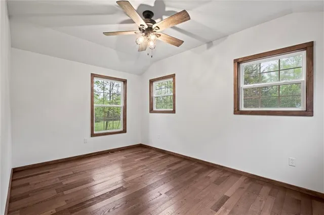 $180,000 | 13 South Lakeside Circle, Linn Valley, KS 66040