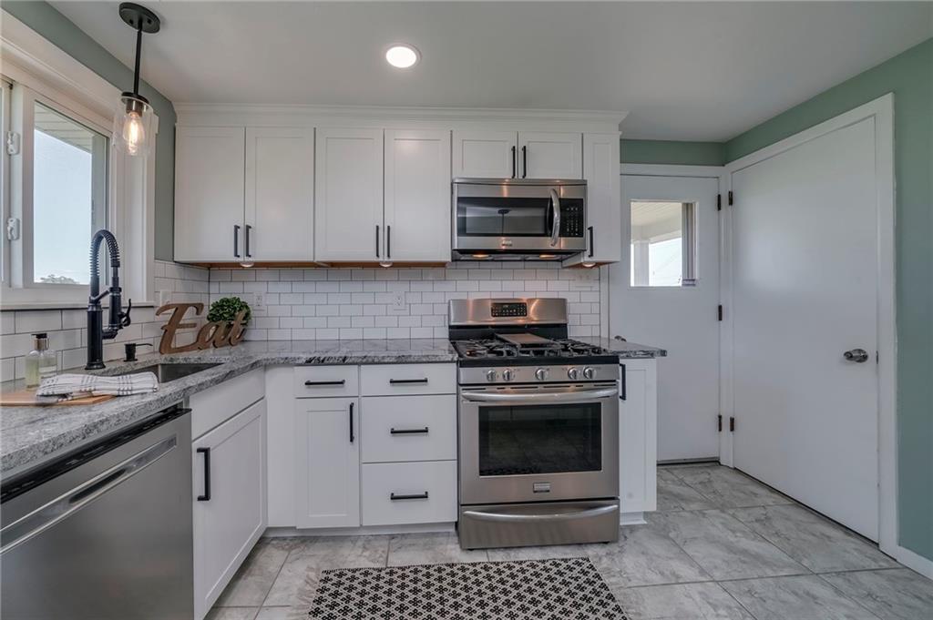 234 Lenore Drive McKees Rocks, PA 15136 - Photo 6 of 25