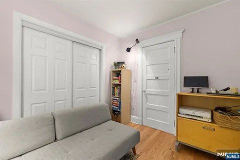 $849,900 | 370 Undercliff Avenue, Edgewater, NJ 07020