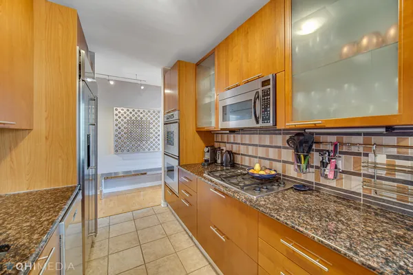 $7,500 | 635 North Dearborn Street, Unit 1105, Chicago, IL 60654