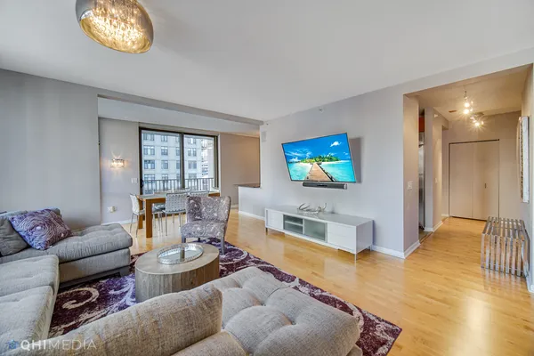 $7,500 | 635 North Dearborn Street, Unit 1105, Chicago, IL 60654