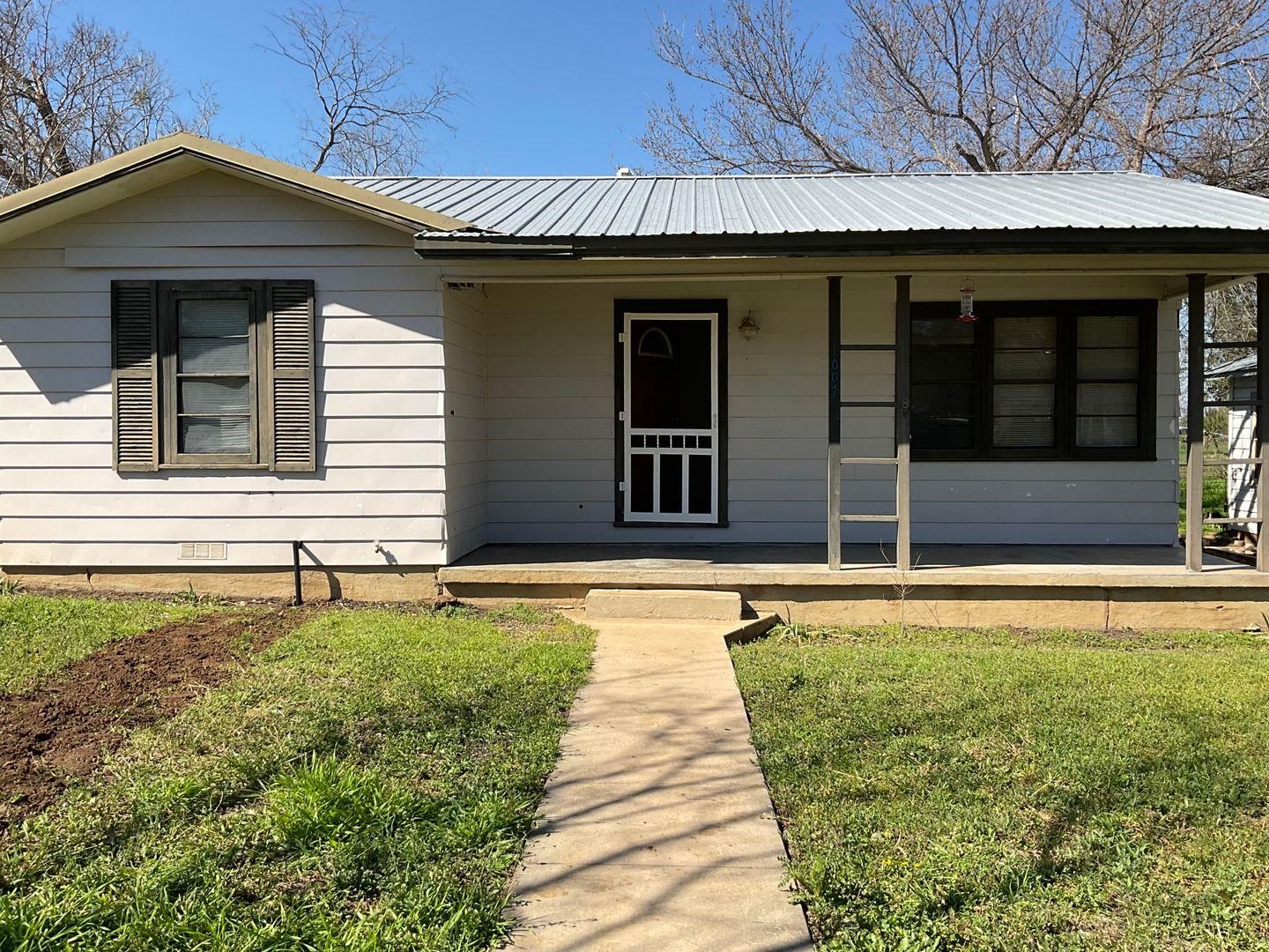1007 Flag Street Llano, TX 78643 - Photo 1 of 10