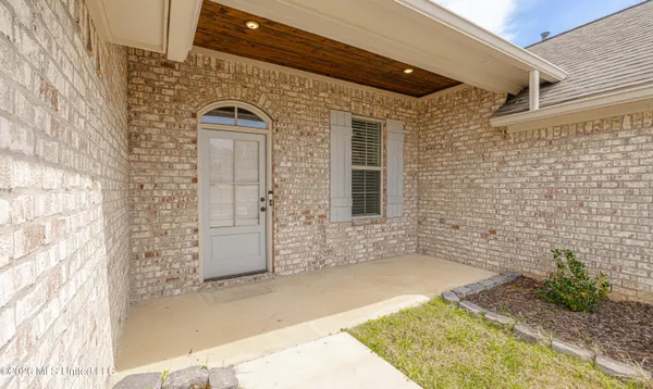 $290,000 | 266 Chartleigh Circle, Canton, MS 39046