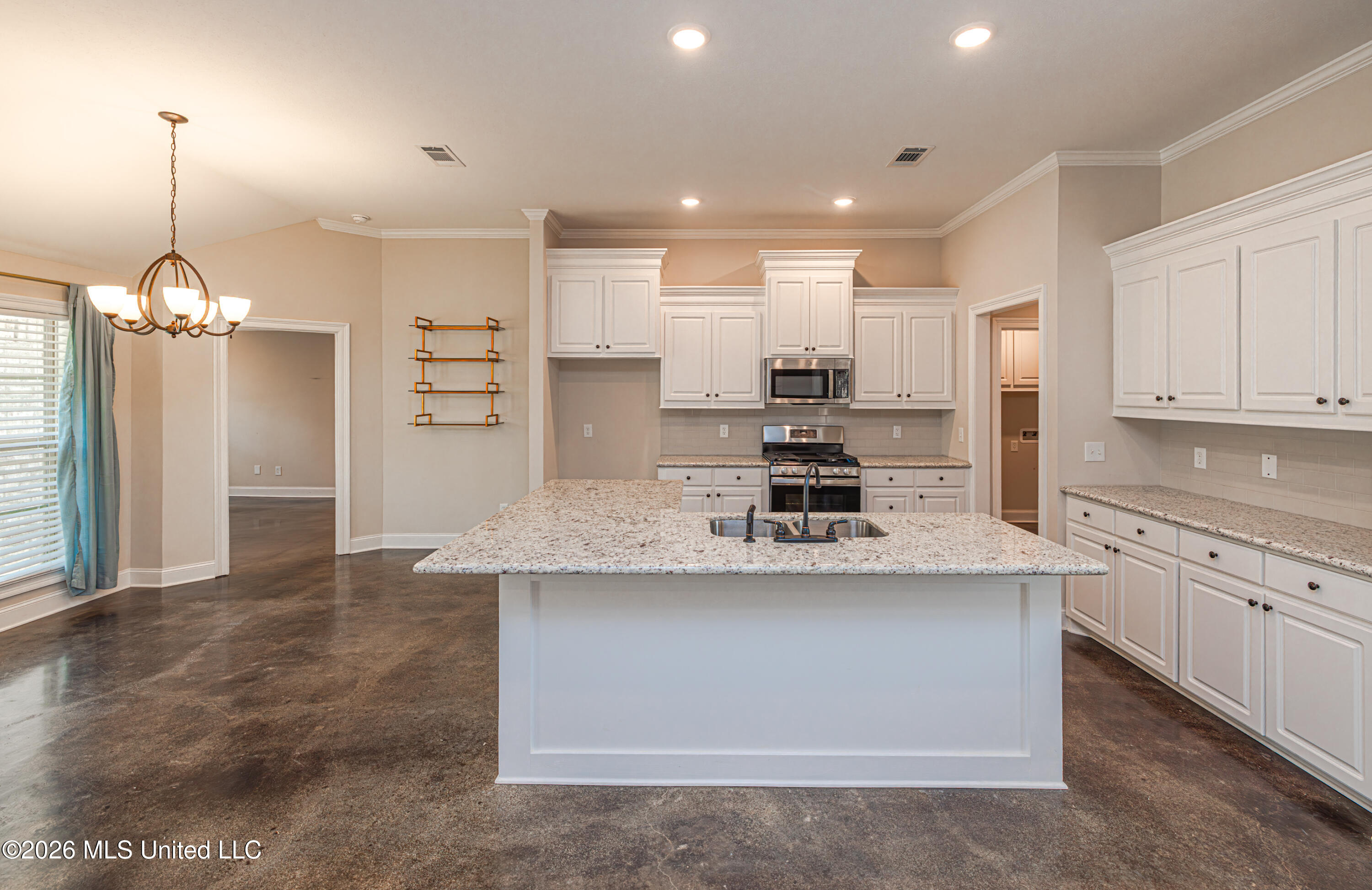 266 Chartleigh Circle Canton, MS 39046 - Photo 5 of 38 1R4A5986